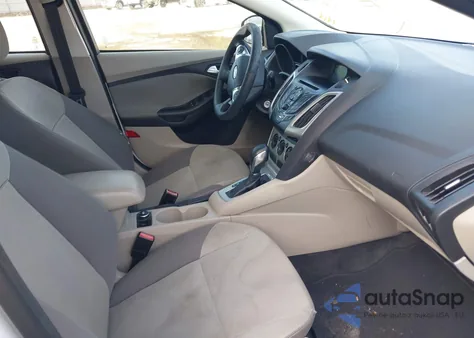 2012 Ford Focus Se z USA, uszkodzony, nr VIN 1FAHP3K21CL262228